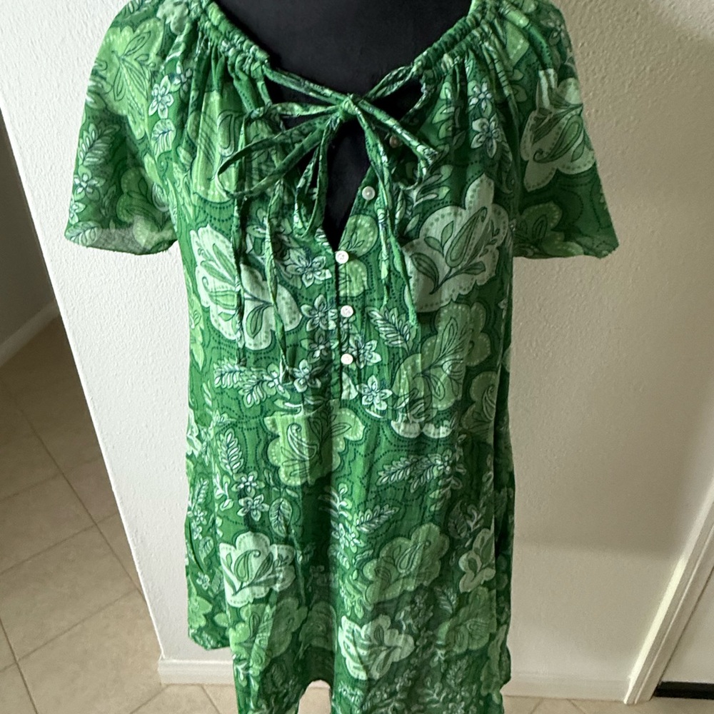 Green Floral Women's Top - Picture 1 of 4